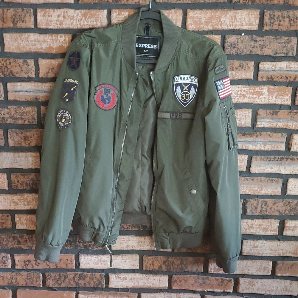 Express Green Bomber Jacket with Military-Inspired Design